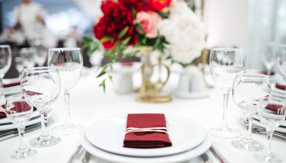 Luxurious decoration of the table